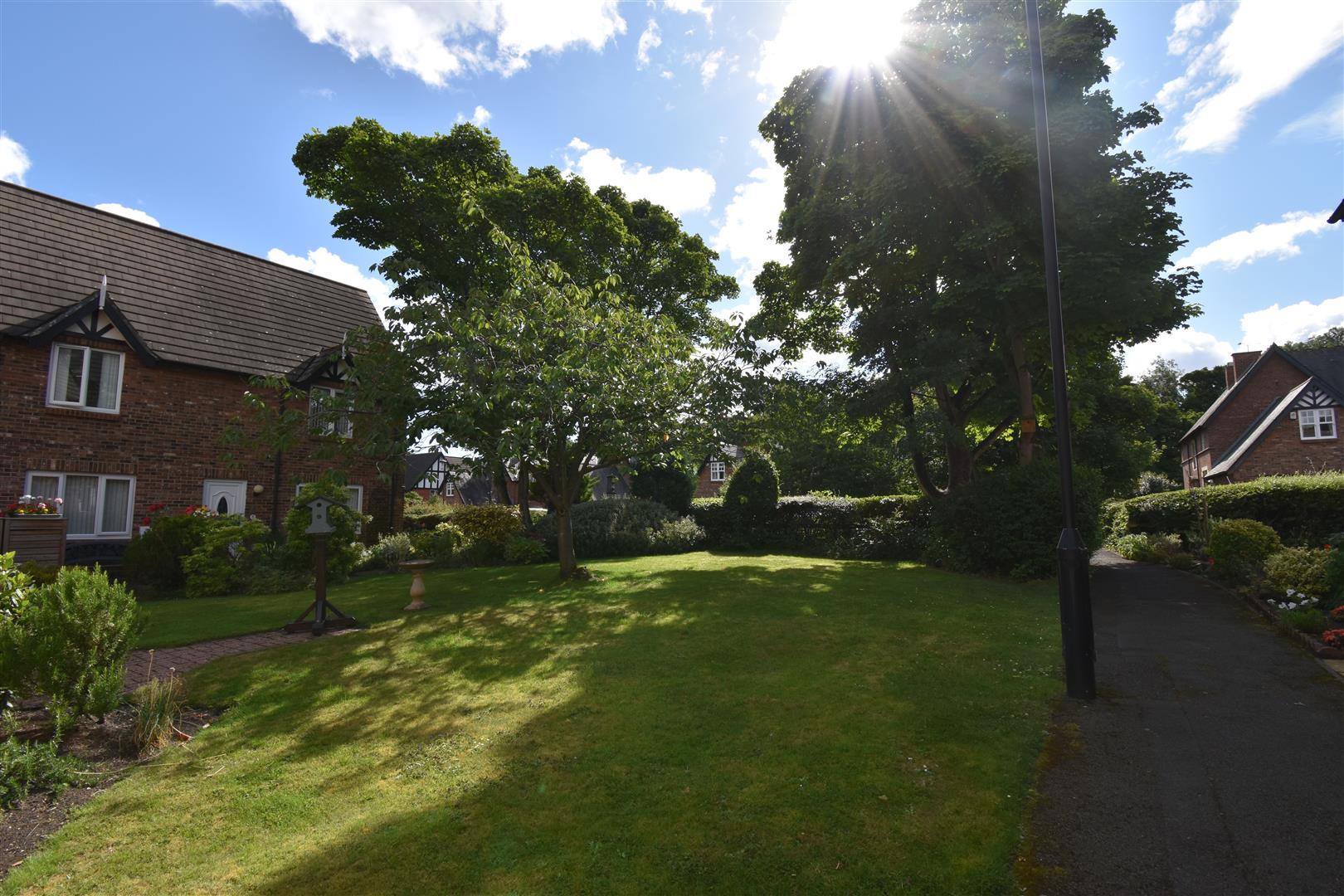 For Sale 2 Bedroom Flat £175,000